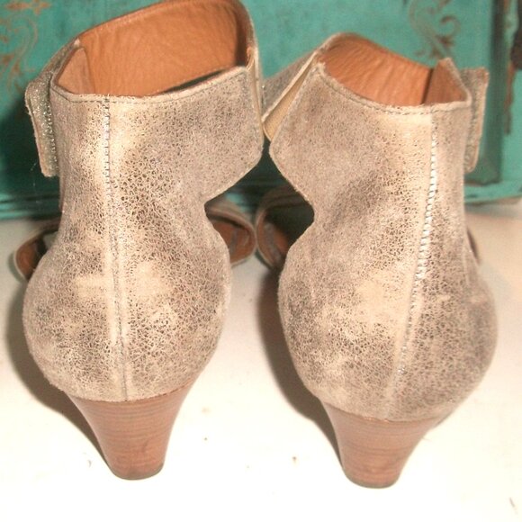 Paul Green Gold-Flecked Taupe Leather Low Heel Ankle Strap Sandals 9.5M - Picture 7 of 9